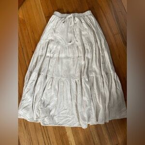 Women's White Tiered Midi Skirt